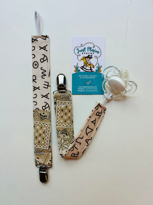 Brand | Bandana Paci Clip